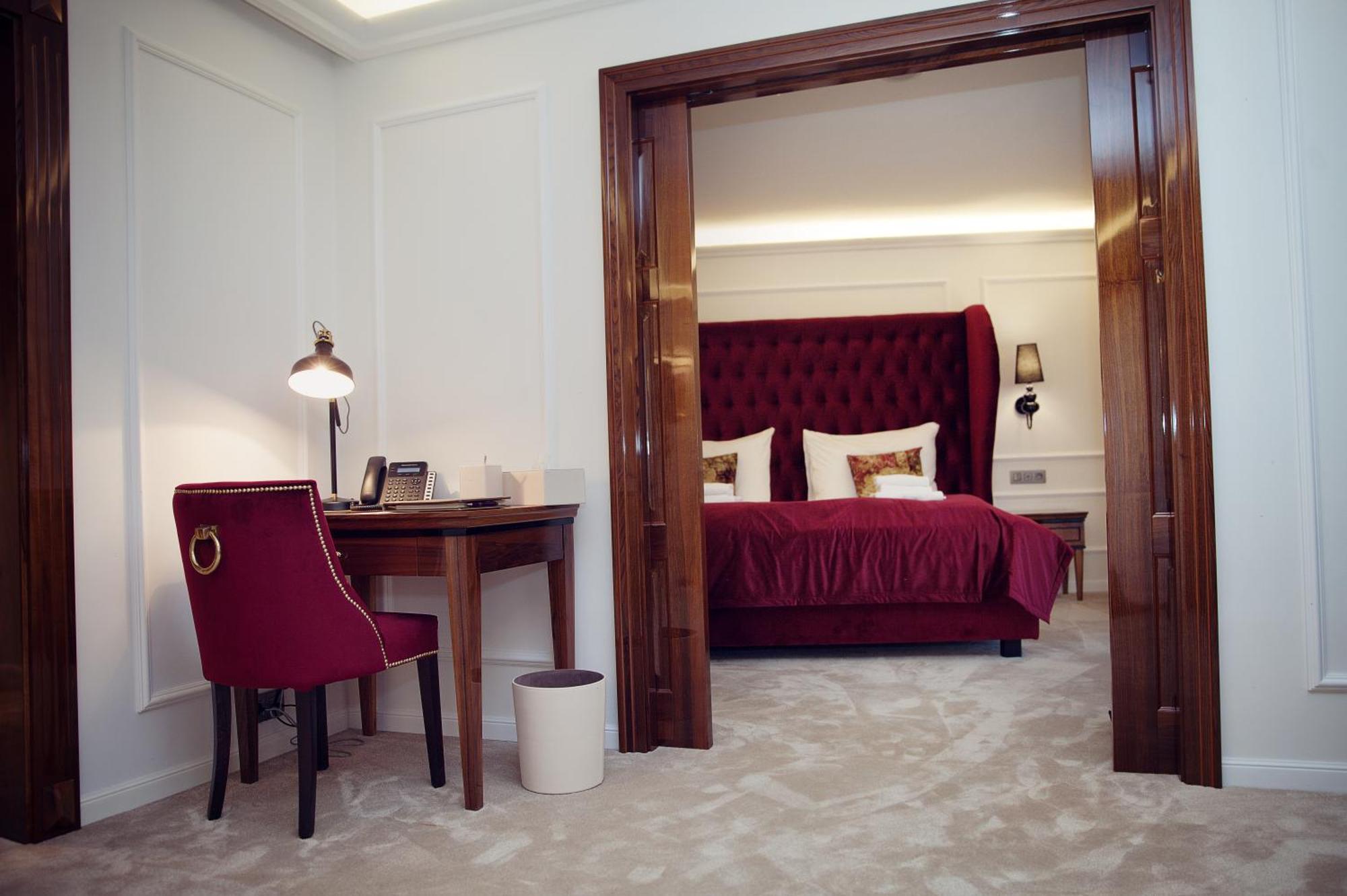 Hotel Zlaty Klucik - Golden Key With Luxury Spa Nitra Eksteriør billede
