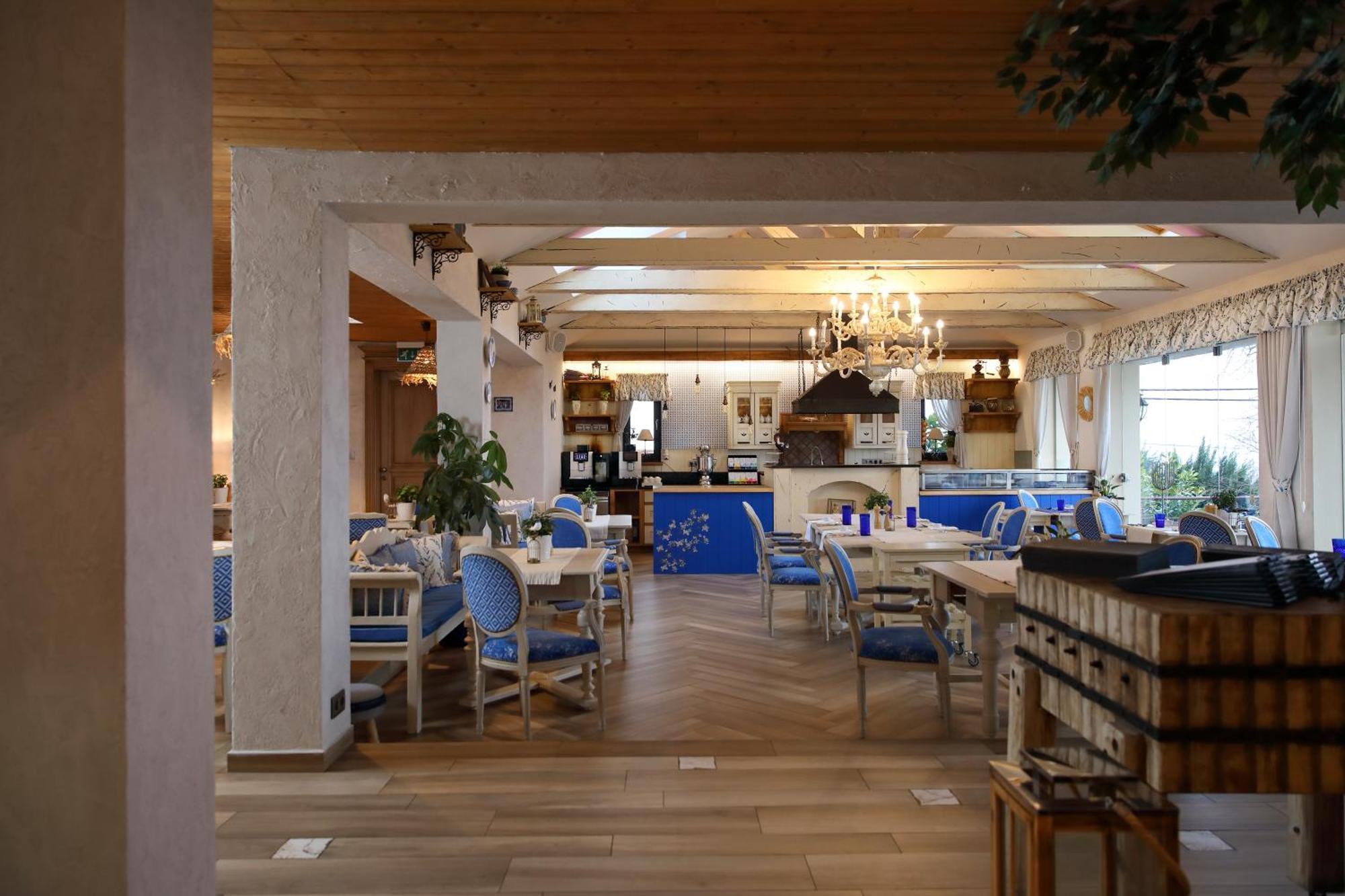 Hotel Zlaty Klucik - Golden Key With Luxury Spa Nitra Eksteriør billede