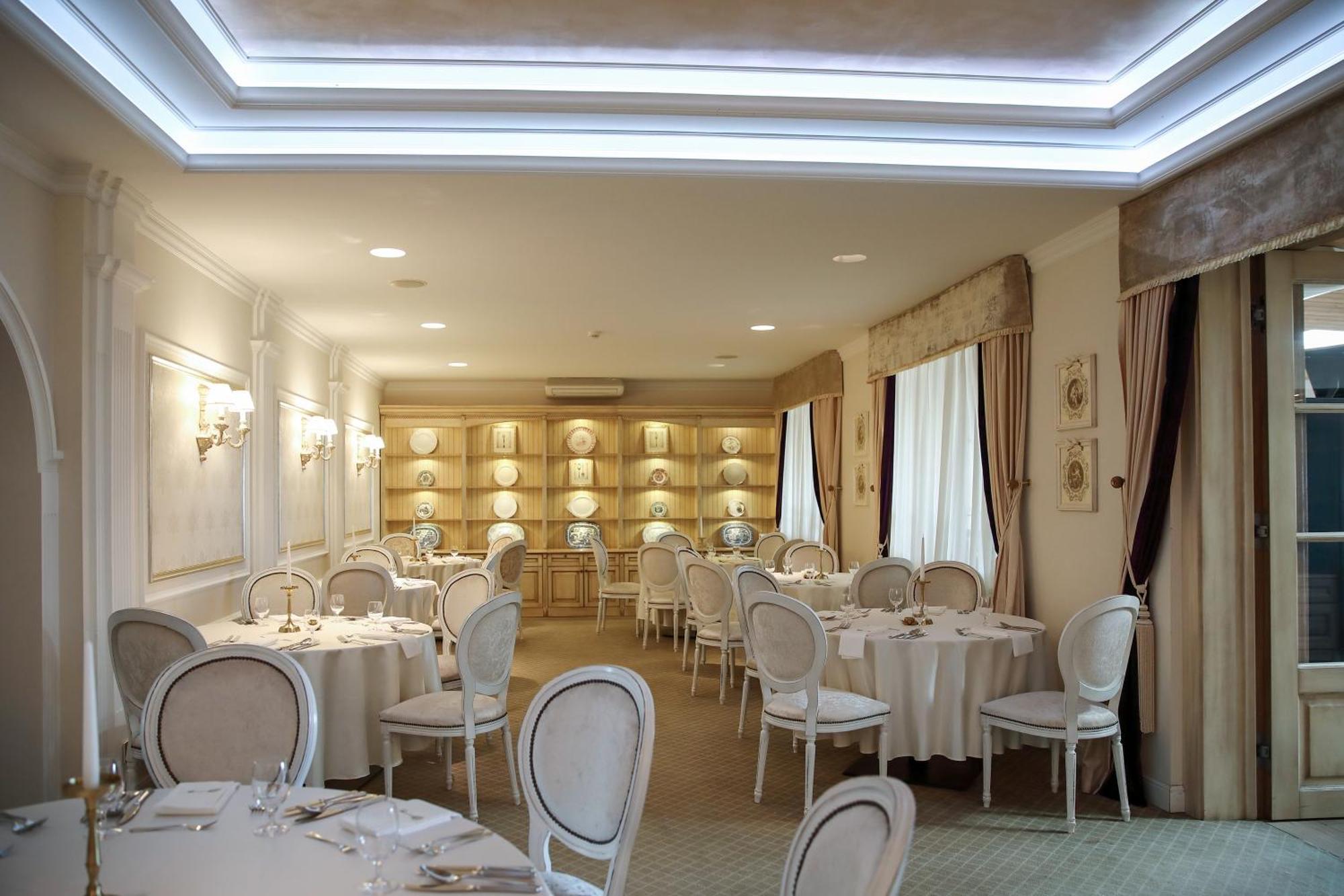 Hotel Zlaty Klucik - Golden Key With Luxury Spa Nitra Eksteriør billede