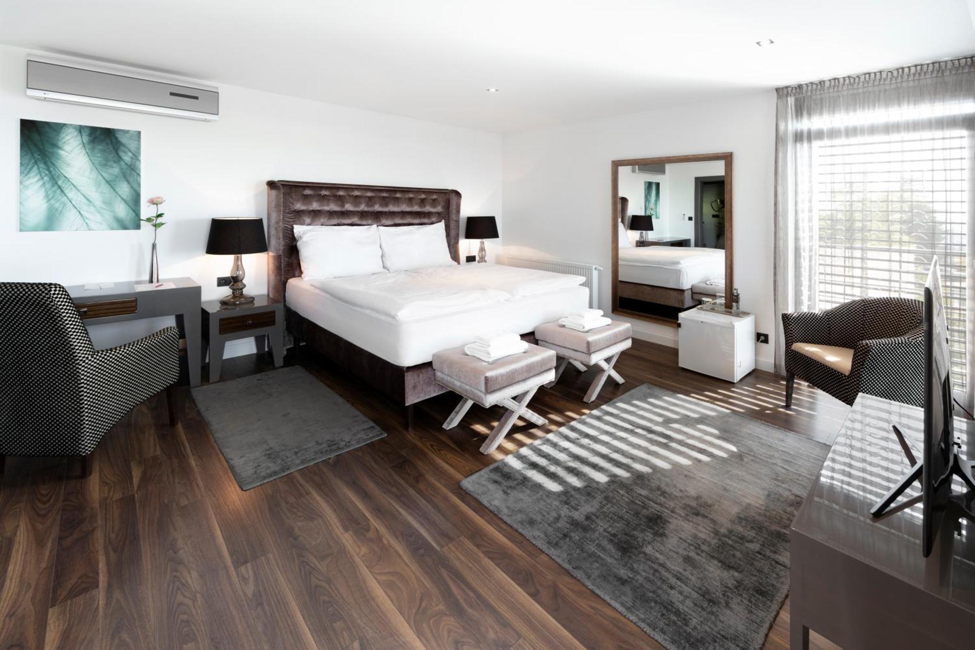 Hotel Zlaty Klucik - Golden Key With Luxury Spa Nitra Eksteriør billede